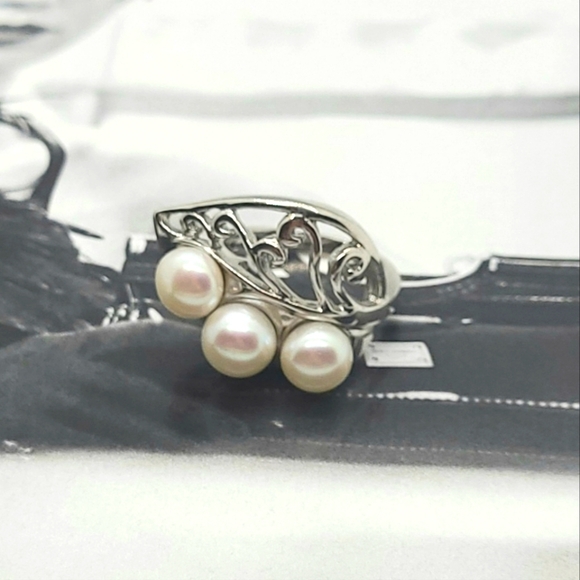 Vintage Triple Cultured Pearl Leaf Design Sterling Silver Ring Sz 8 - Picture 12 of 16